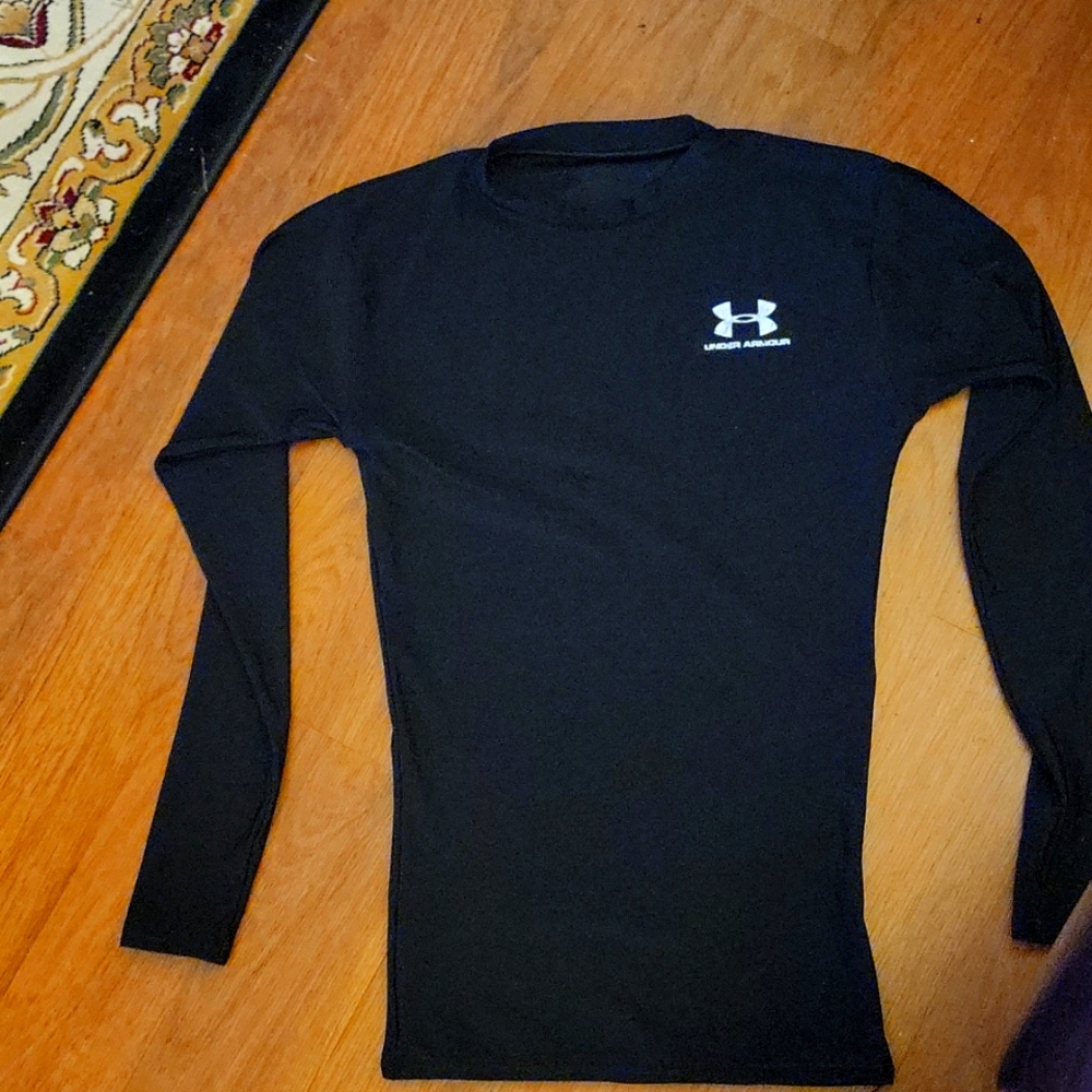 Under Armour black fitted long sleeve tee white UA logo front back Small EUC …